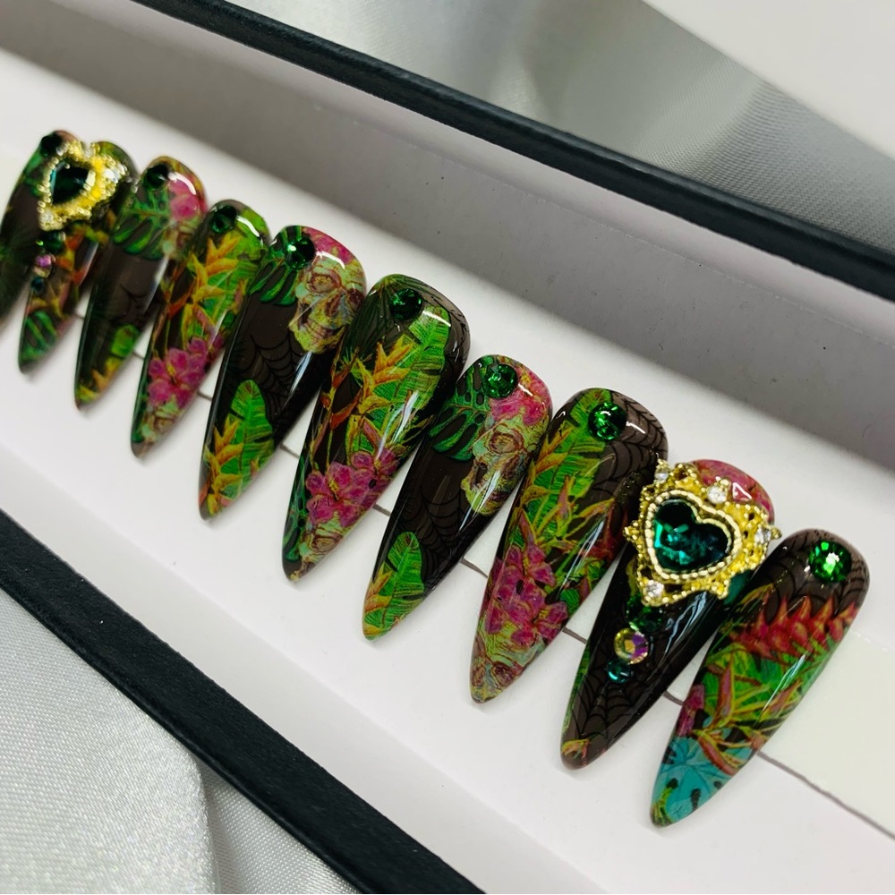 Tropical Sugar Skull Nails - Picture 3 of 7